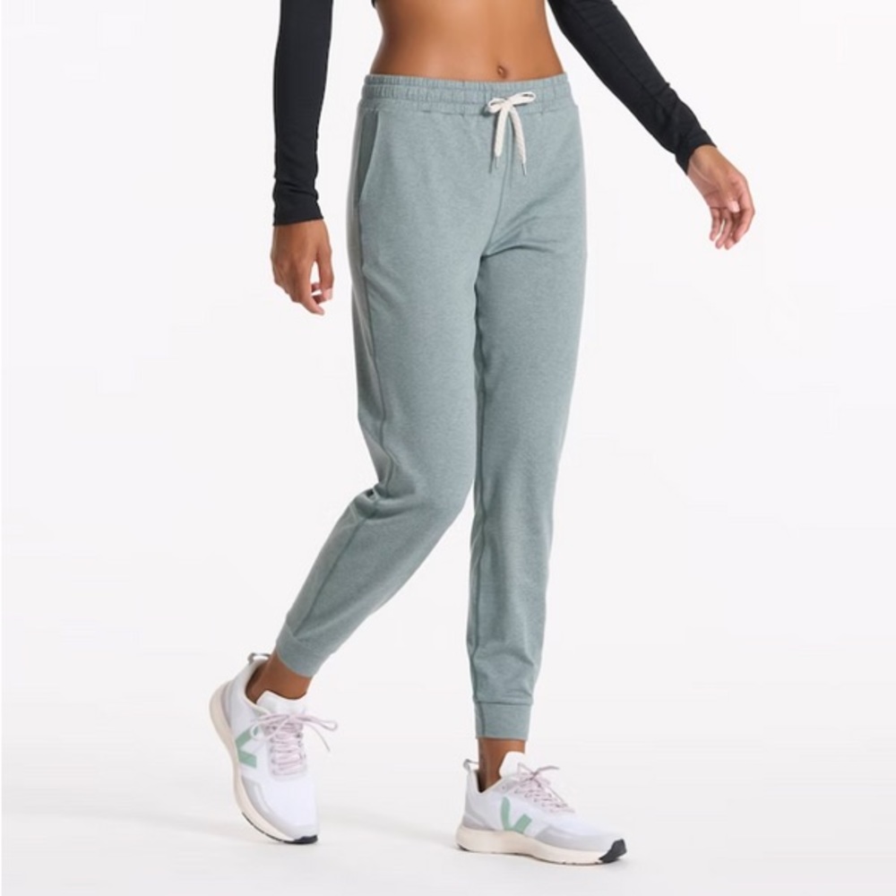 Vuori Performance Joggers EUC